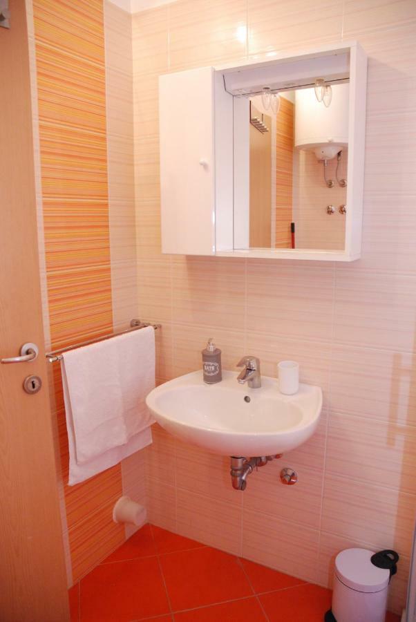 Apartmani Radin Rosini Экстерьер фото