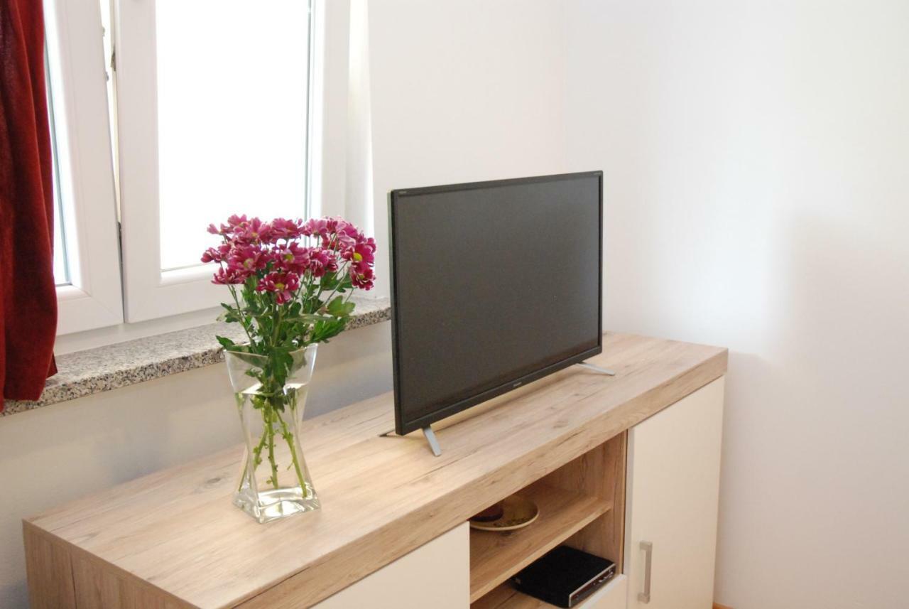 Apartmani Radin Rosini Экстерьер фото