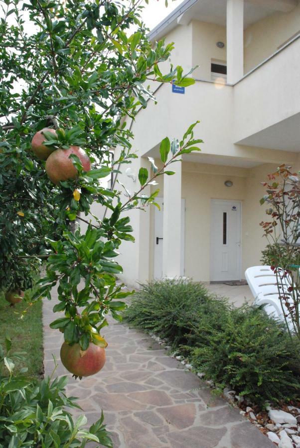 Apartmani Radin Rosini Экстерьер фото
